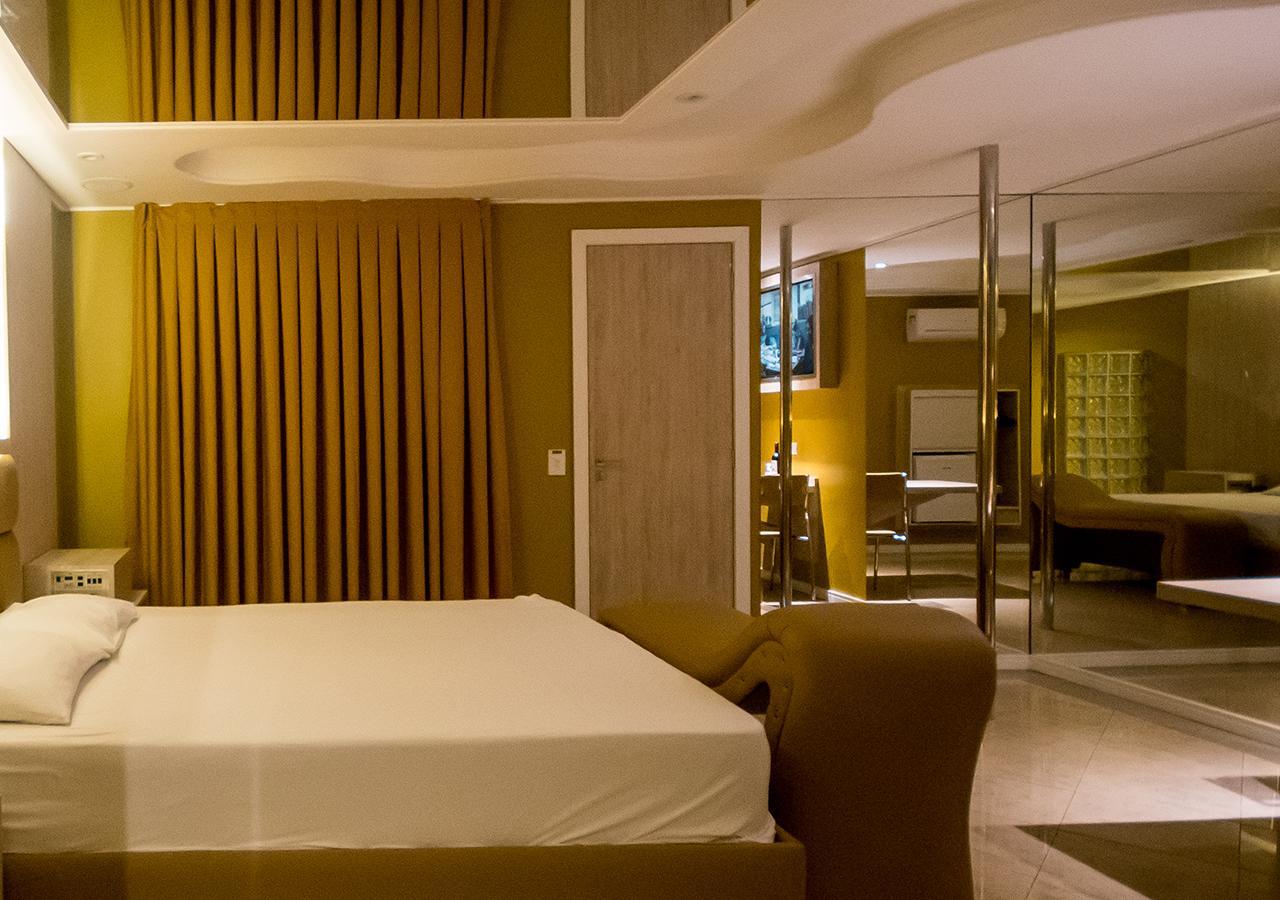 Love hotel Quo