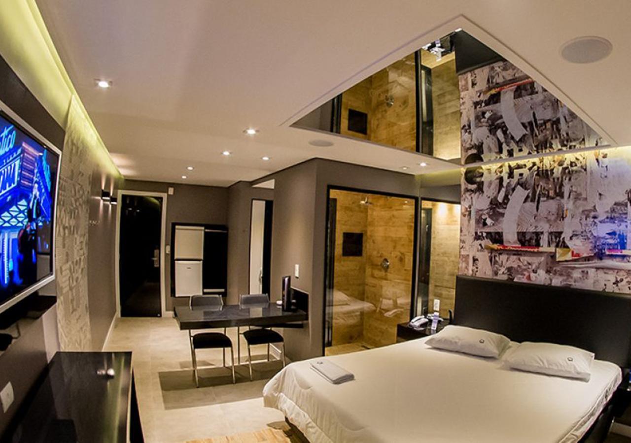 Love hotel Quo 3*