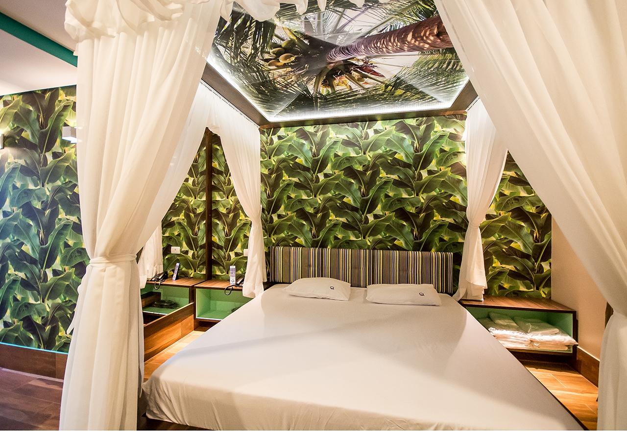 Love hotel Quo 3*